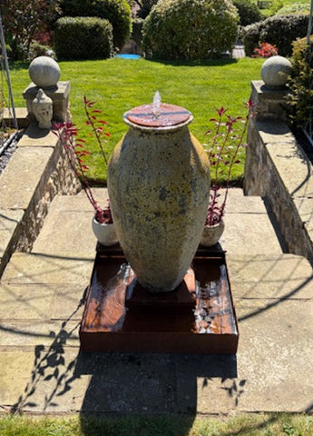 Courtyard Urn (S) Water Feature